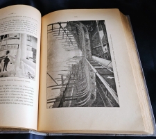 `«Ермак во льдах». Описание постройки и плаваний ледокола «Ермак» и свод научных материалов, собранных в плавании` Составил вице-адмирал С.Макаров. С.-Петербург, 1901 г.