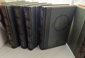 `История русской литературы XIX в. (в пяти томах) + Русская литература XX века ( в трех томах)` . М.: Мир, 1914–1916 гг.
