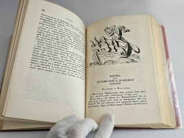 `Собрание сочинений : В 2 томах` Лукиан. Москва ; Ленинград : Academia, 1935 ([Л.] : тип. Ленингр. правда)