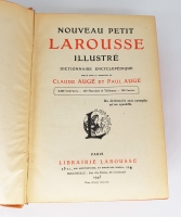 `Nouveau petit Larousse Illustre dictionnaire encyclopedique (Новый иллюстрированный энциклопедический словарь)` Claude Auge et Paul Auge. Librairie Larousse, Paris, 1945