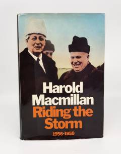 Riding the Storm 1956 - 1959 (Оседлав шторм 1956 - 1959). London, Melbourne, Toronto, Macmillan, 1971