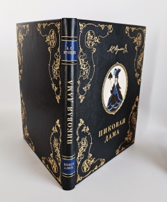 "Пиковая дама А.С. Пушкина. Иллюстрации Александра Н.Бенуа". А.С. Пушкин, Спб., издание тов-ва Р.Голике и А.Вильборг, 1917 г. - фотографии антикварной книги Пиковая дама А.С. Пушкина. Иллюстрации Александра Н.Бенуа". А.С. Пушкин, Спб., издание тов-ва Р.Голике и А.Вильборг, 1917 г.