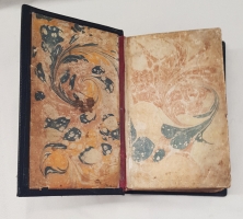 `Езоповы басни с нравоучением и примечаниями Рожера Летранжа` Эзоп. в Санктпетербурге При Академии наук, 1760 г.