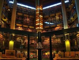 Библиотека редких книг имени Томаса Фиера в университете Торонто, Канада